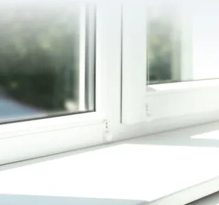 Установка подоконника на пластиковые окна - фото